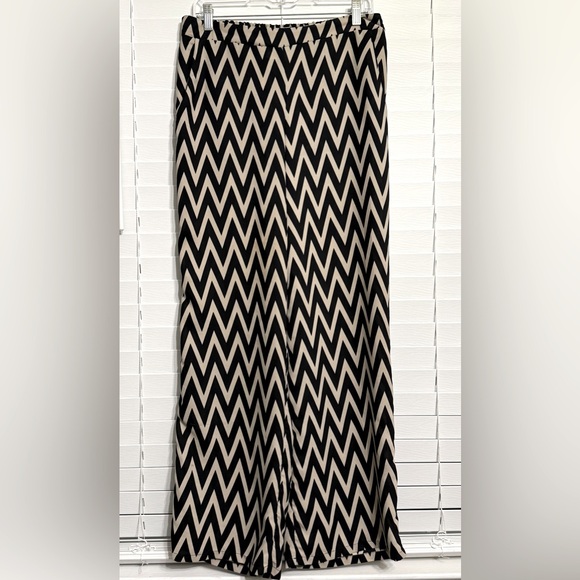 ND  black and tan chevron print wide leg pants Medium “measurements posted” - Picture 1 of 10